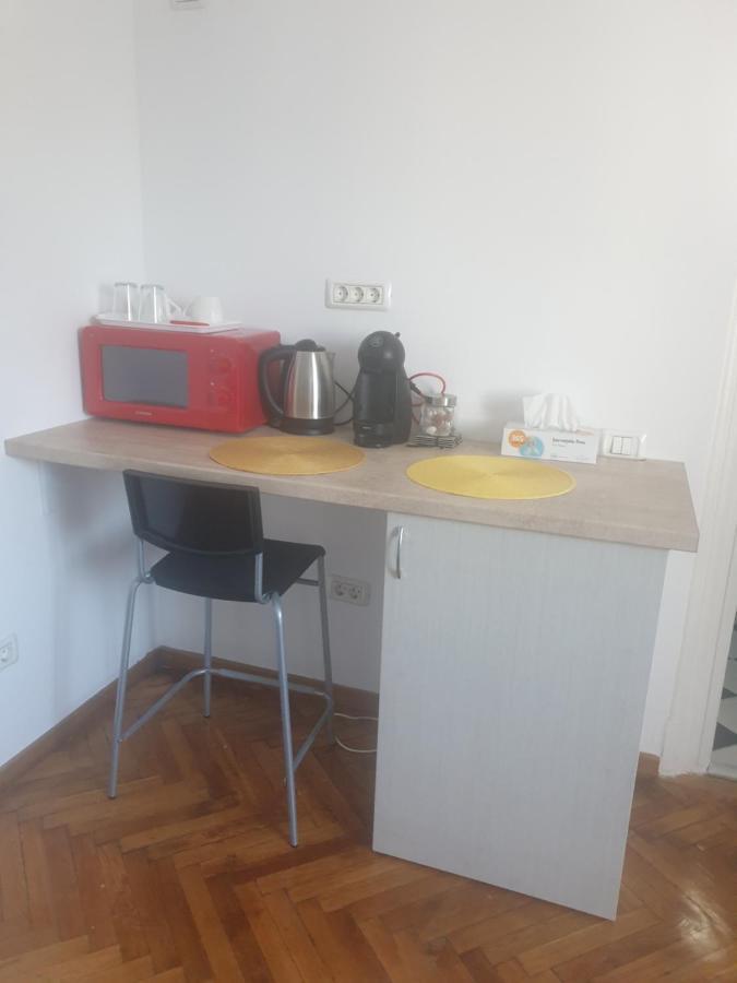 Studio Yellow - Piata Victoriei Bucureşti Eksteriør bilde
